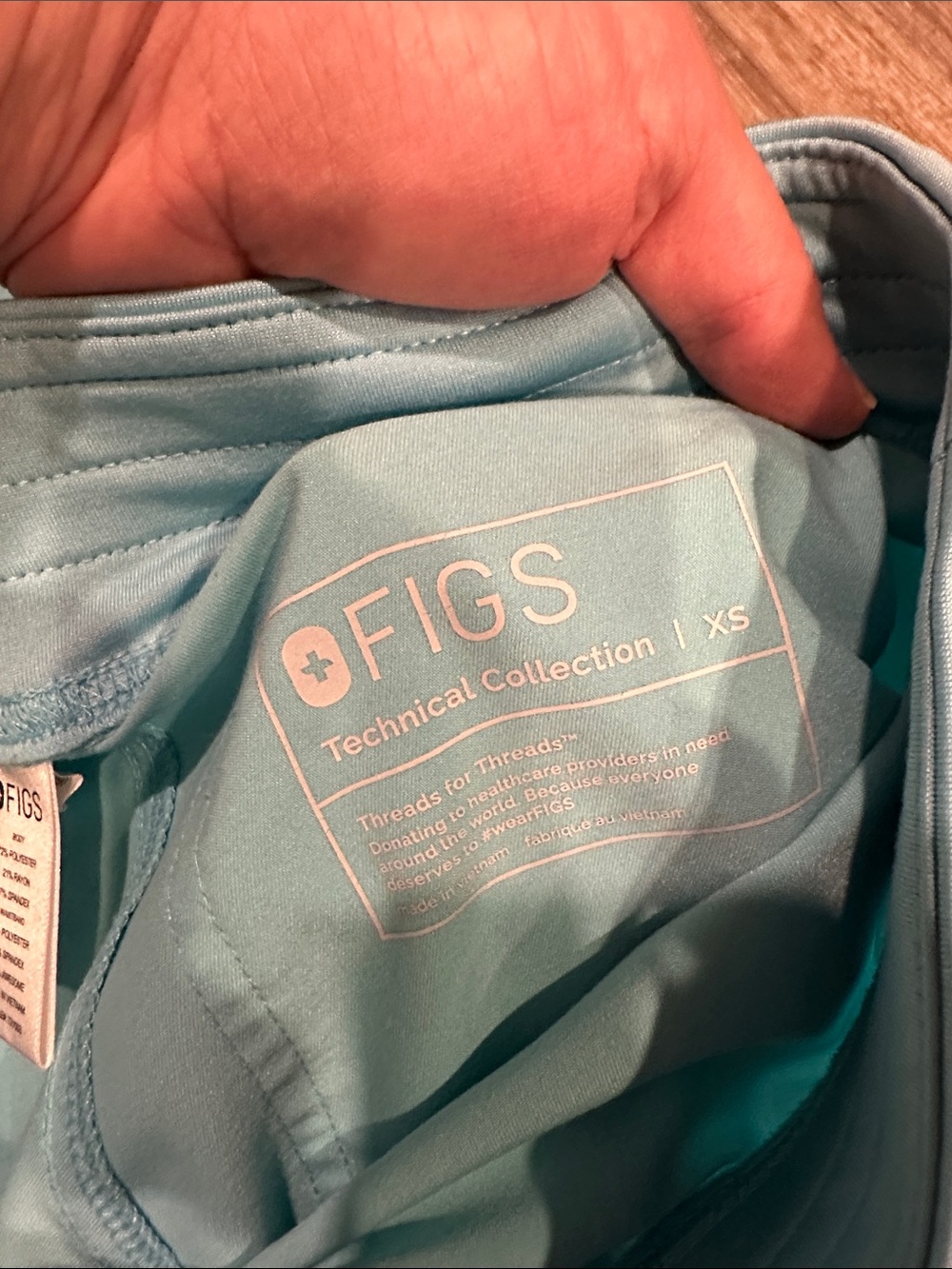 Figs scrub Set with Pink Drawstring - Picture 4 of 6